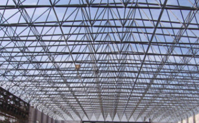 果洛钢结构厂房屋面板及保温层安装